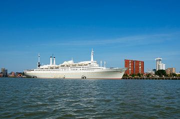SS Rotterdam quay Maashaven by Rene du Chatenier