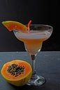 Papaya trifft auf Eiweiß und Gin. Leckere und fruchtige Cocktails im Glas serviert von Babetts Bildergalerie Miniaturansicht
