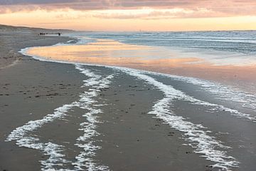 Holländische Küste bei Sonnenuntergang von Jeannette Kliebisch