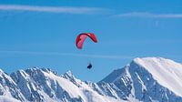 Parapente entre les montagnes par Christa Thieme-Krus Aperçu