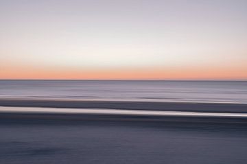 Pastellrosa und graue Langzeitbelichtung Landschaftsfotografie - Sommer Strand und Meer Reisefotogra von Christa Stroo photography