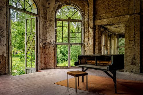 EN ATTENDANT LE PIANISTE
