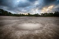Krater in het zand van Mark Bolijn thumbnail