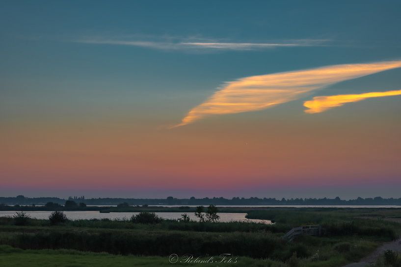 broken wings.... by Roland's Foto's