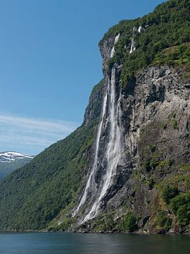 de waterval bij  geiranger fjord noorwegen van ChrisWillemsen