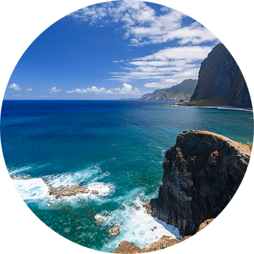 Uitzicht over de kliffen aan de noordkust van het eiland Madeira van Sjoerd van der Wal Fotografie