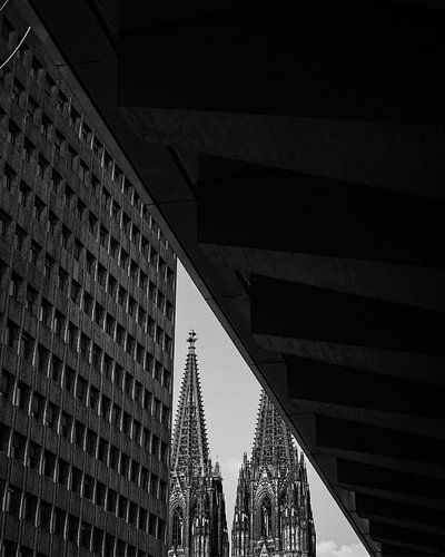 Kölner Dom in schwarz weiß