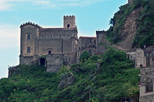 De kerk San Nicolò in Savoca op het eiland Sicilië