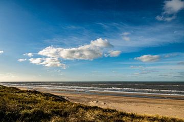 Strand aan de Noordwijkse kustlijn van Linsey Aandewiel-Marijnen