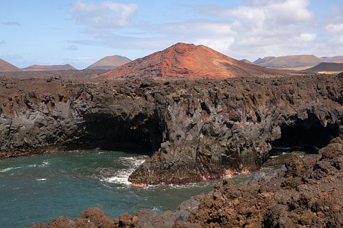 Los Hervideros en Timanfaya op Lanzarote van Caroline Drijber Guérain