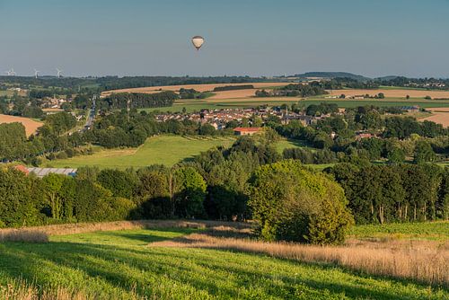 The hot air balloon is at the Partij
