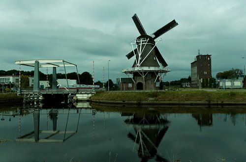 Daar bij die molen...........