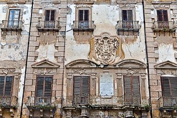 Abandoned Baroque palace in Piazza Bologni in Palermo
