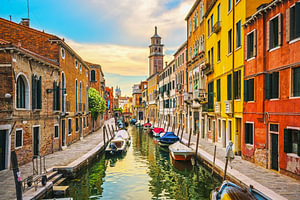 Kanal Rio San Barnaba in Venedig