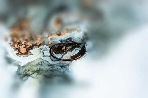 Fluid Painting, AlcoholInk Malererei, Bronze, Gold, Schwarz, Weiß von GH Foto & Artdesign