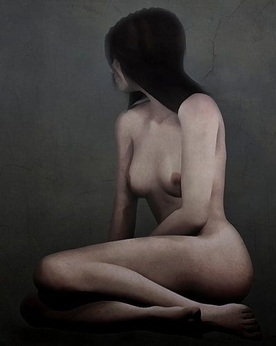 Erotisch naakt - Naakt verdwaald in haar gedachten.