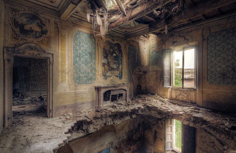 Floor collapsed by Perry Wiertz