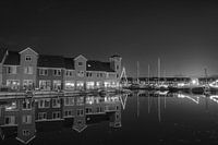 Reitdiephaven Groningen bij nacht, zwart wit
