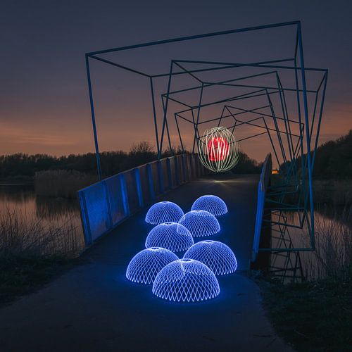 Lightpainting tijdens zonsondergang. Cubic bridge Zoetermeer