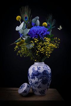 Modern still life flowers in a vase "Dutch blue and Yellow" by Marjolein van Middelkoop