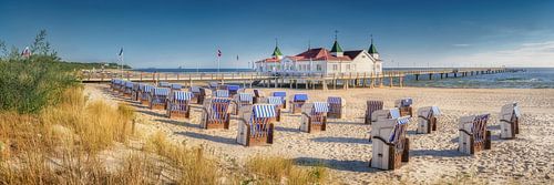 Strand en pier van Ahlbeck op het eiland Usedom