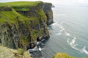 Die Cliffs of Moher sind die bekanntesten Klippen in Irland.