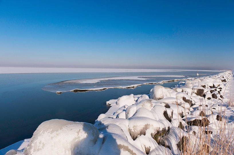 Winter in Nederland langs de Dijken by Brian Morgan
