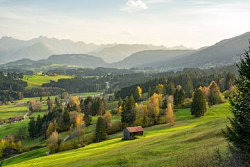 Ofterschwang Uitzicht op de Allgäu en de Allgäuer Alpen van Leo Schindzielorz