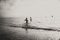 Kinderen in de branding van Images by Saskia - Foto & Film thumbnail