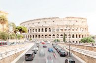 Starker Verkehr am Kolosseum in Rom von Dana Schoenmaker Miniaturansicht