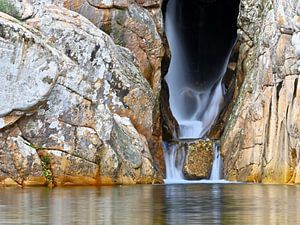Verborgen Waterval op Sardinië