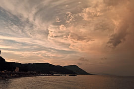 Dynamischer Sturmhimmel – Wilde Elemente und dramatisches Licht von The Glint Factory