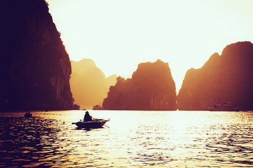 Het gouden uurtje in Halong Bay