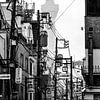 Nebliger Tokio Skytree - Schwarz und Weiß Japan von Angelique van Esch