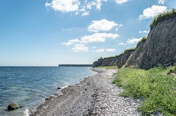 Shoreline With Large Rocks by Melvin Fotografie