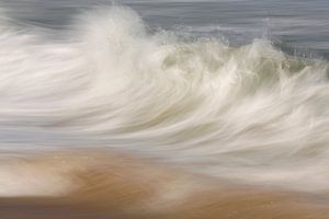 Une vague entrante
