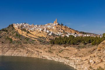 Iznajar in Andalusië, Spanje van Adelheid Smitt