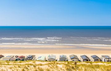 Uitzicht over de duinen naar de Noordzee van Frank Kremer