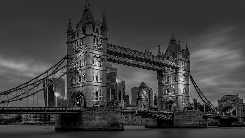 Zwart-Wit: Tower Bridge en het Financial District van Rene Siebring