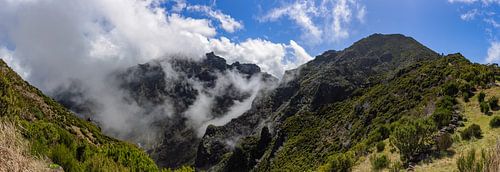 Paysage montagneux au Pico Ruivo sur Dirk Rüter