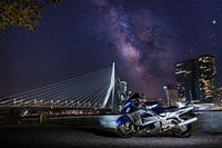 Suzuki Hayabusa an der Erasmusbrücke in Rotterdam.