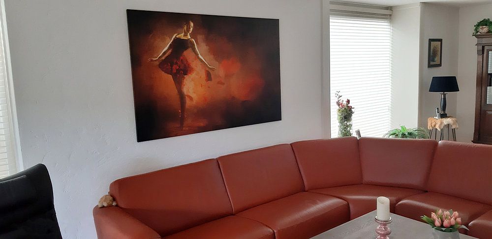 Gemalte rote Ballerina von Arjen Roos