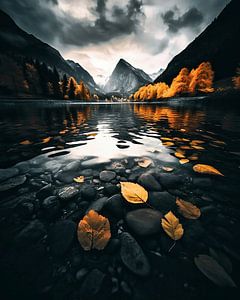 Bergsee im Herbst