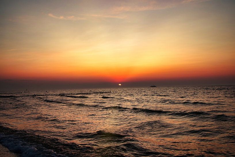 An evening by the sea by Tobias Schulz