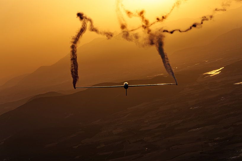 Planeur air-air photographié au-dessus de la Grèce. par Jaap van den Berg