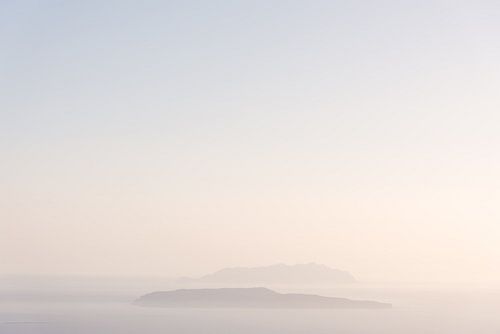 Zonsondergang in pasel aan de kust in Sicilië