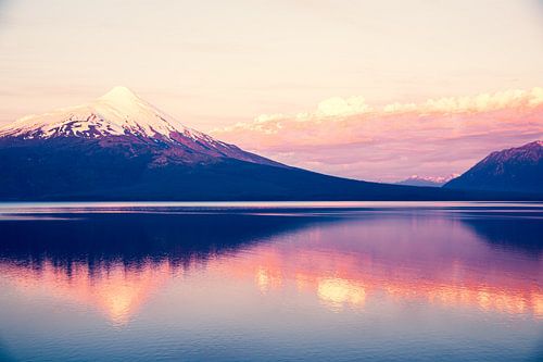 Osorno - The sleeping giant on the lake by Max Steinwald