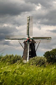 Beau moulin en bois.