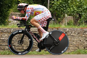 Jonas Abrahamsen in the polka dot jersey on the time trial bike by FreddyFinn