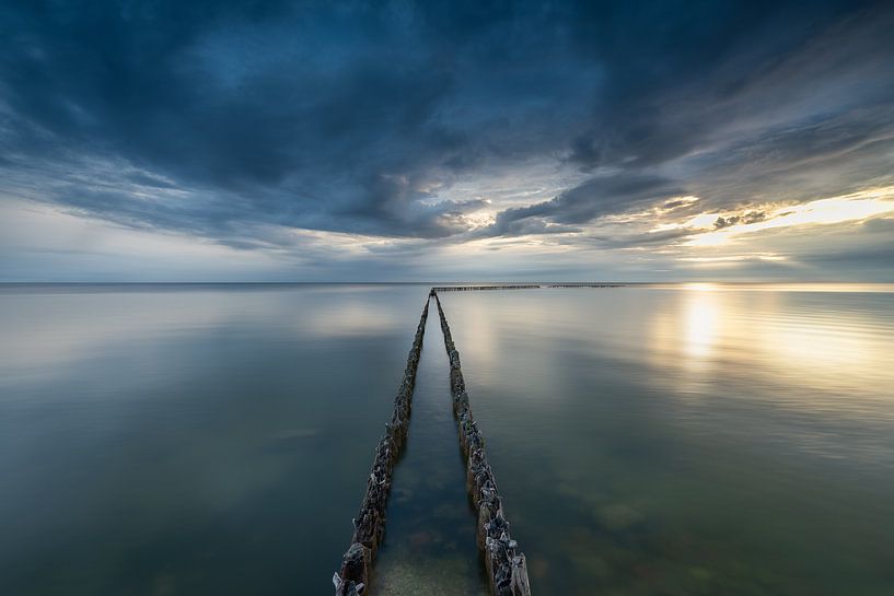 A calm evening at the water by Edwin Mooijaart